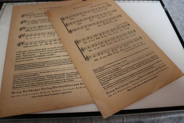 zwei Liederblätter der Hitler-Jugend